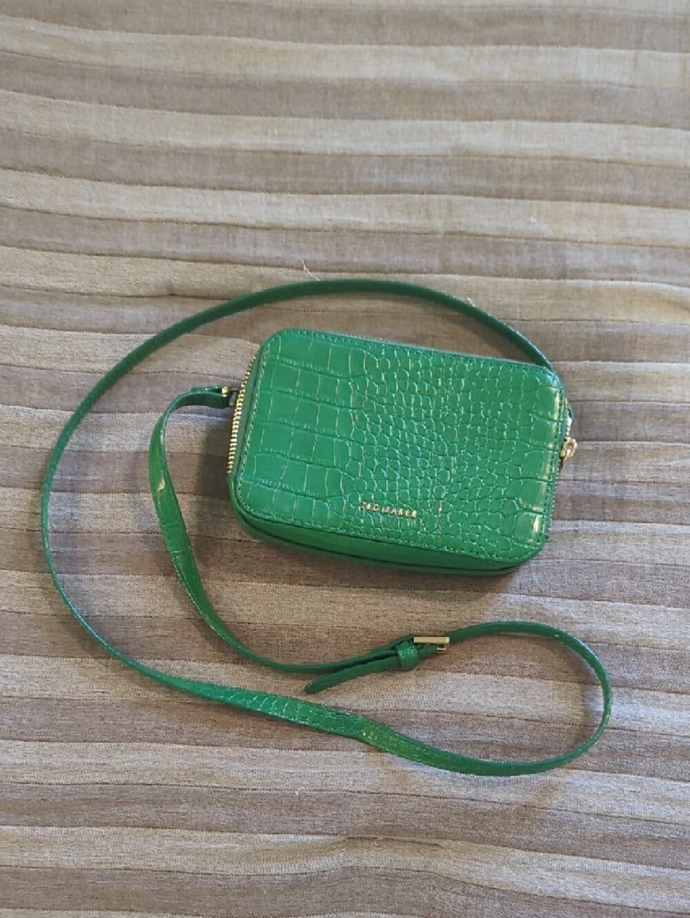 Ted Baker Emerald Croc-Embossed Crossbody Bag with Gold Hardware - Picture 5 of 5